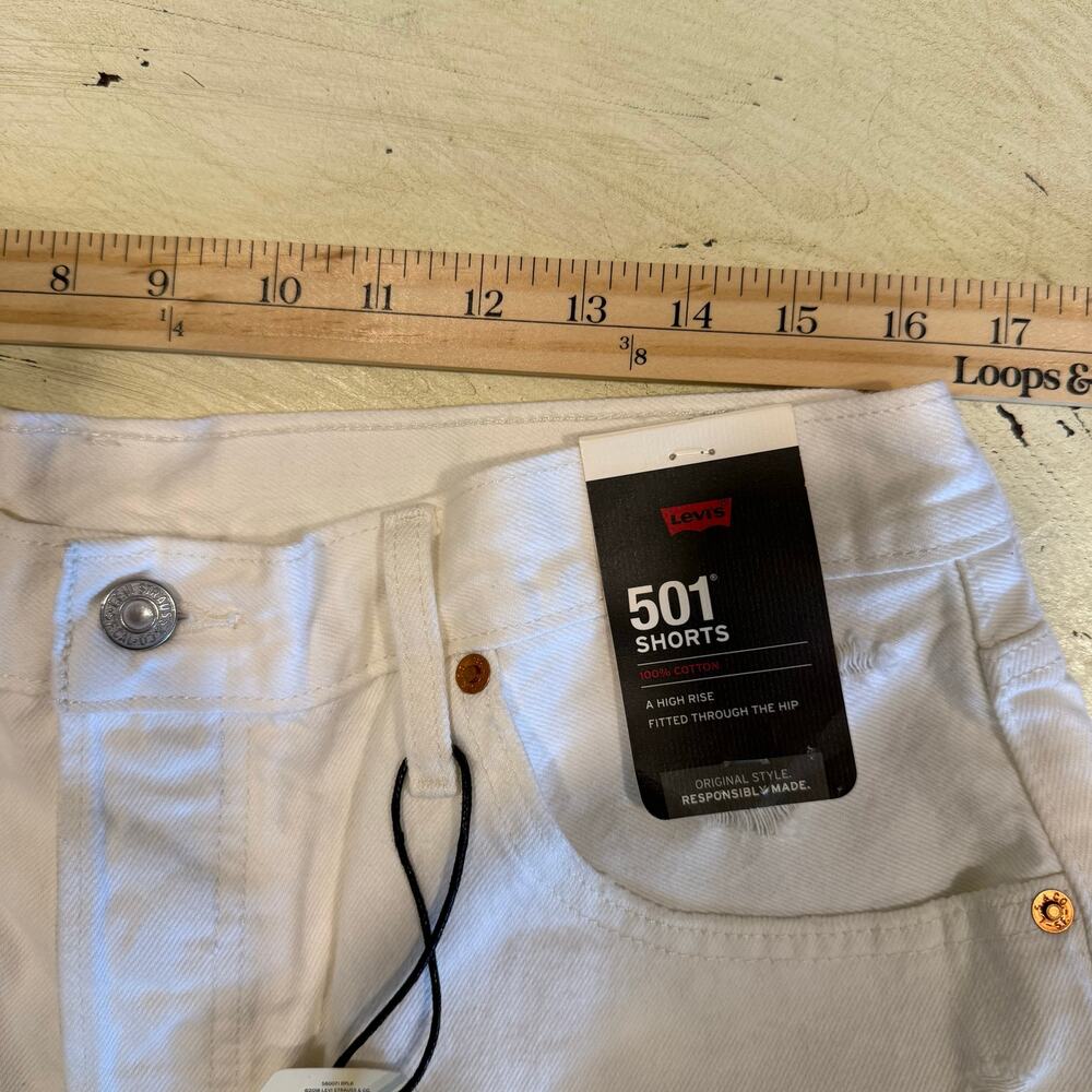 Levis 501 Shorts Women's 34 White NEW High Rise Distressed‎ Denim - Picture 4 of 10